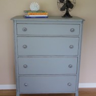 4 Drawer Dresser with Blue and White Pulls